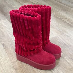 NEW Women’s CLARKARIDA Red Platform Lined Winter Boots